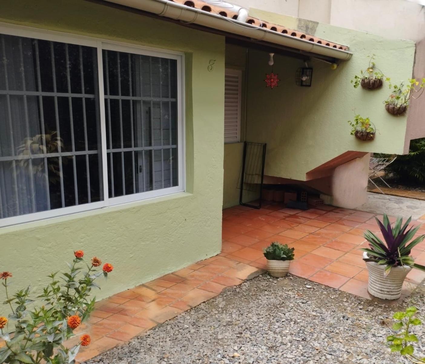 Charmoso Apto Com Clima De Casa Em Canasvieiras Florianopolis Ngoại thất bức ảnh
